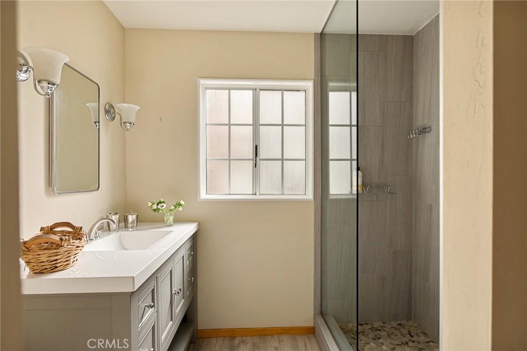 248 Oak Property Photo 15