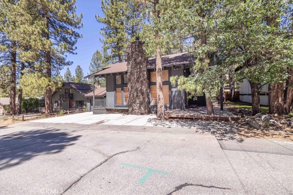 649 St Moritz Property Photo 2