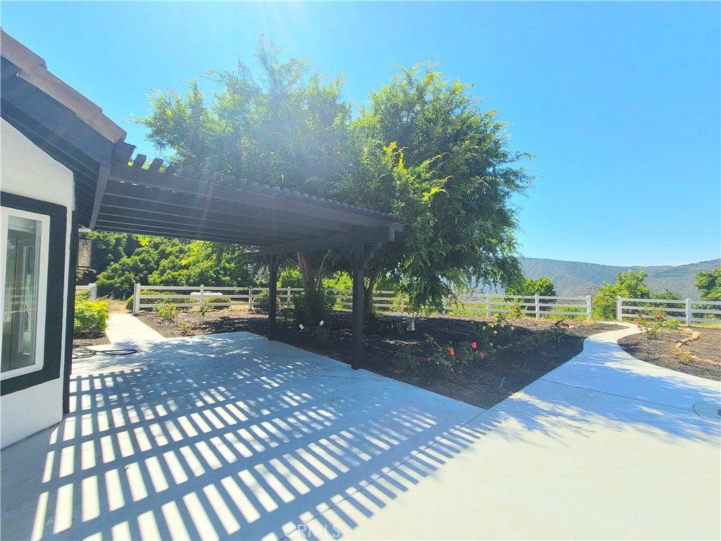 43605 Los Gatos Property Photo 3
