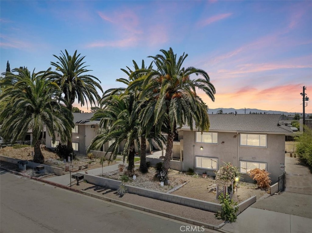 5351 & 5361 W Maitland Street Property Photo 1