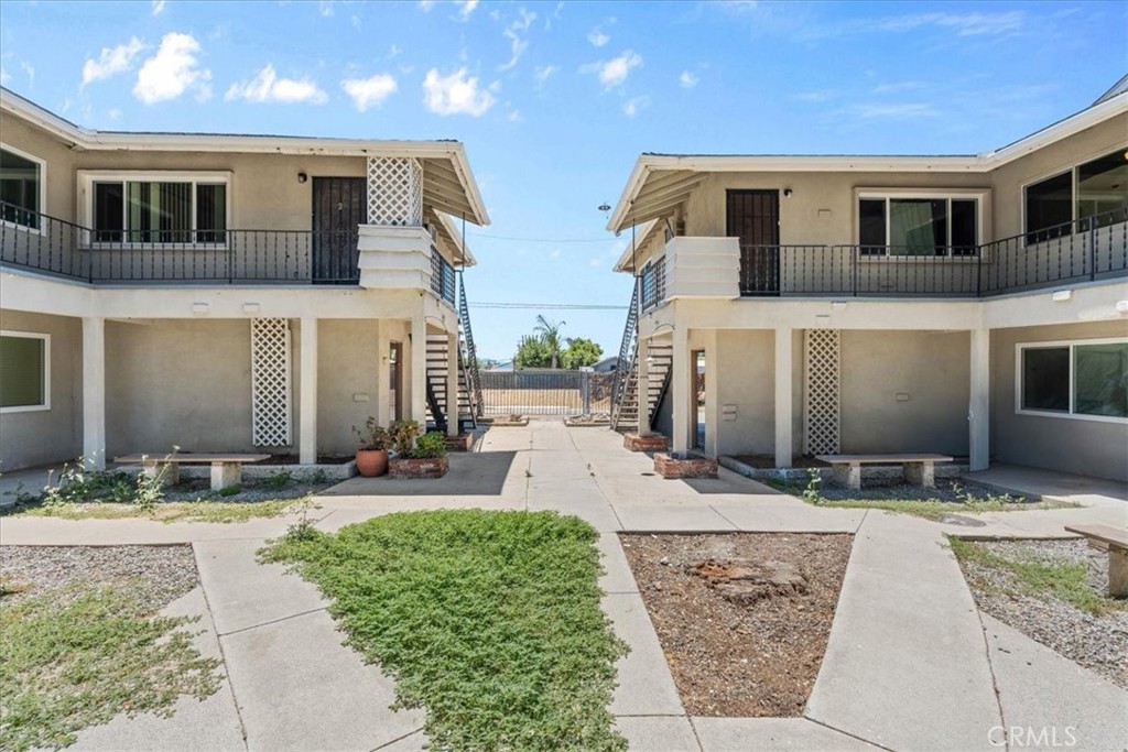 5351 & 5361 W Maitland Street Property Photo 3