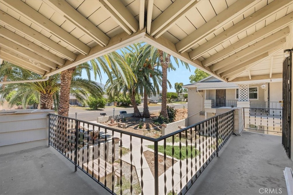 5351 & 5361 W Maitland Street Property Photo 8