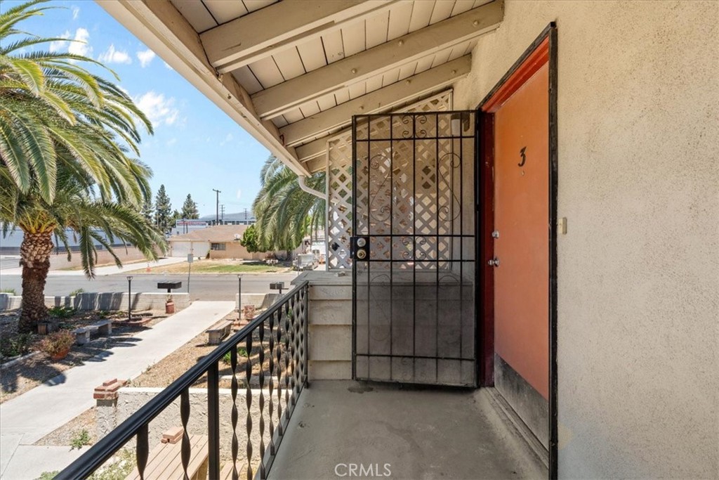 5351 & 5361 W Maitland Street Property Photo 9