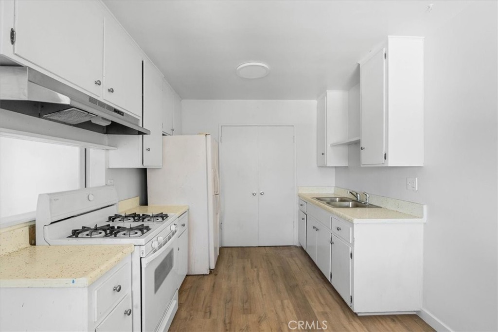 5351 & 5361 W Maitland Street Property Photo 17