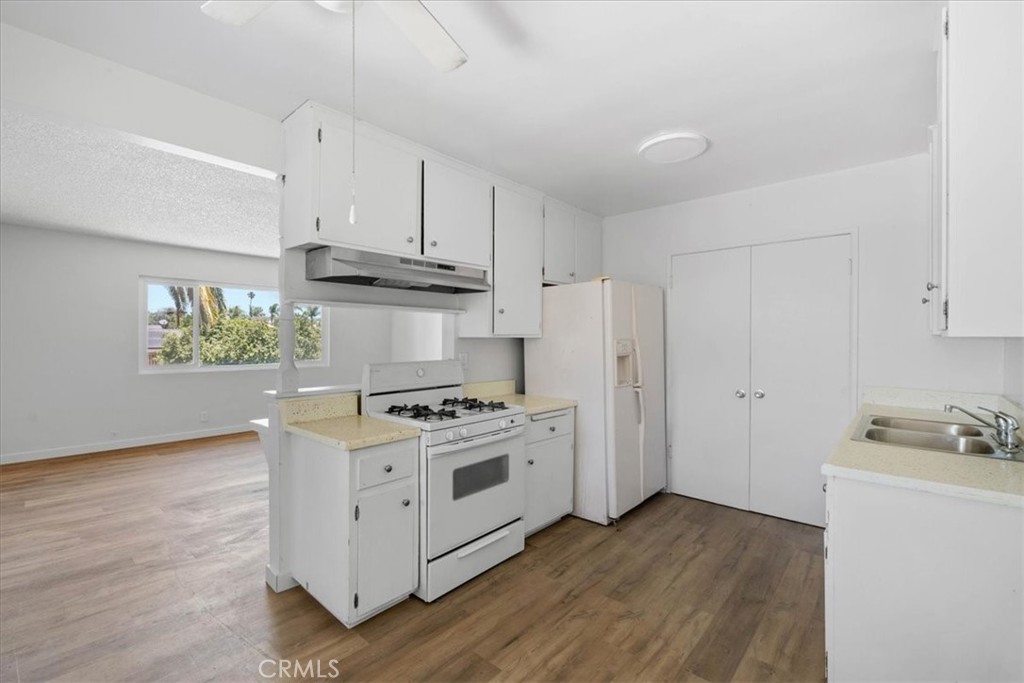 5351 & 5361 W Maitland Street Property Photo 20