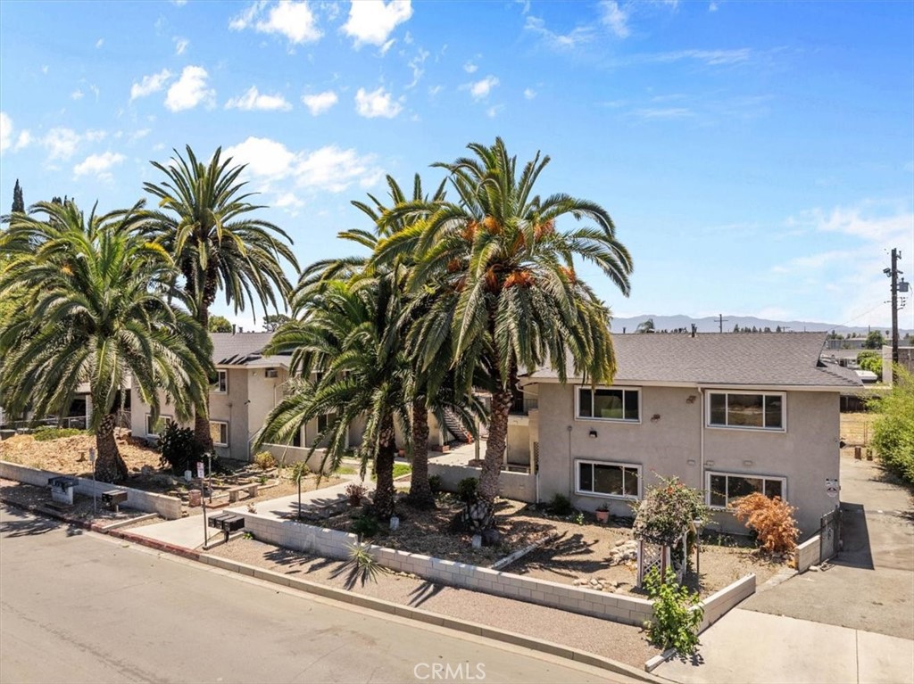5351 & 5361 W Maitland Street Property Photo 36
