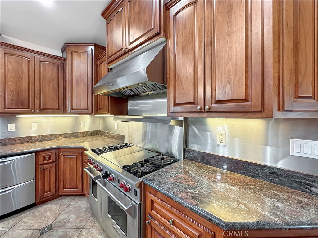 875 Clark Property Photo 12