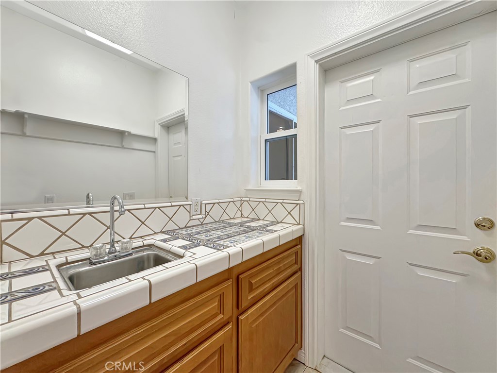 875 Clark Property Photo 27