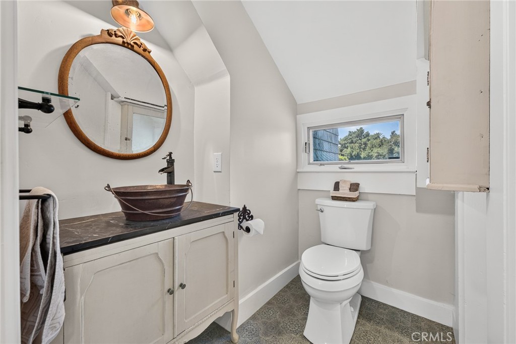1056 San Jacinto Property Photo 38