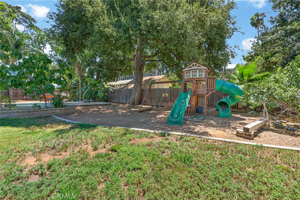 1056 San Jacinto Property Photo 55