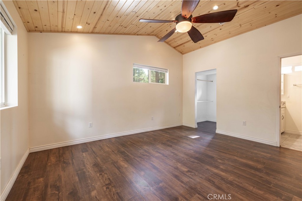 137 E Barker Property Photo 9