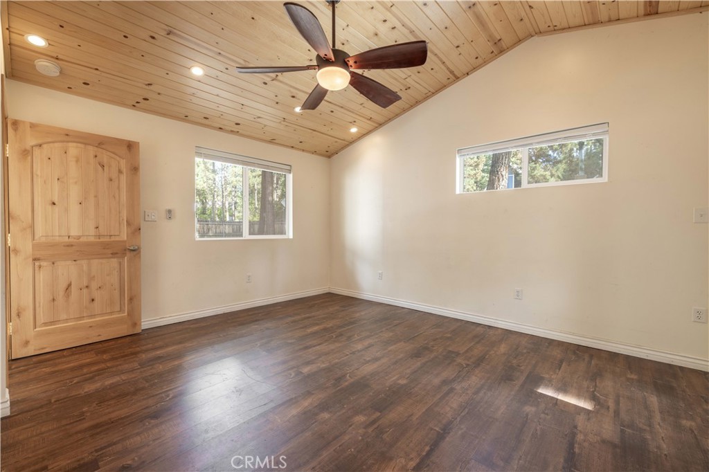 137 E Barker Property Photo 11