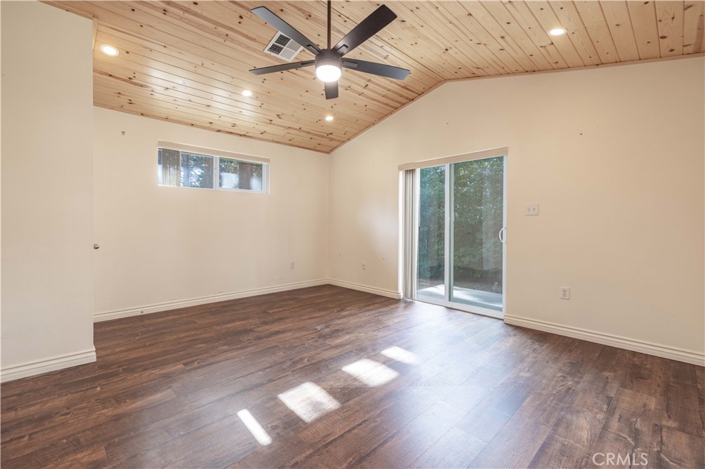 137 E Barker Property Photo 15