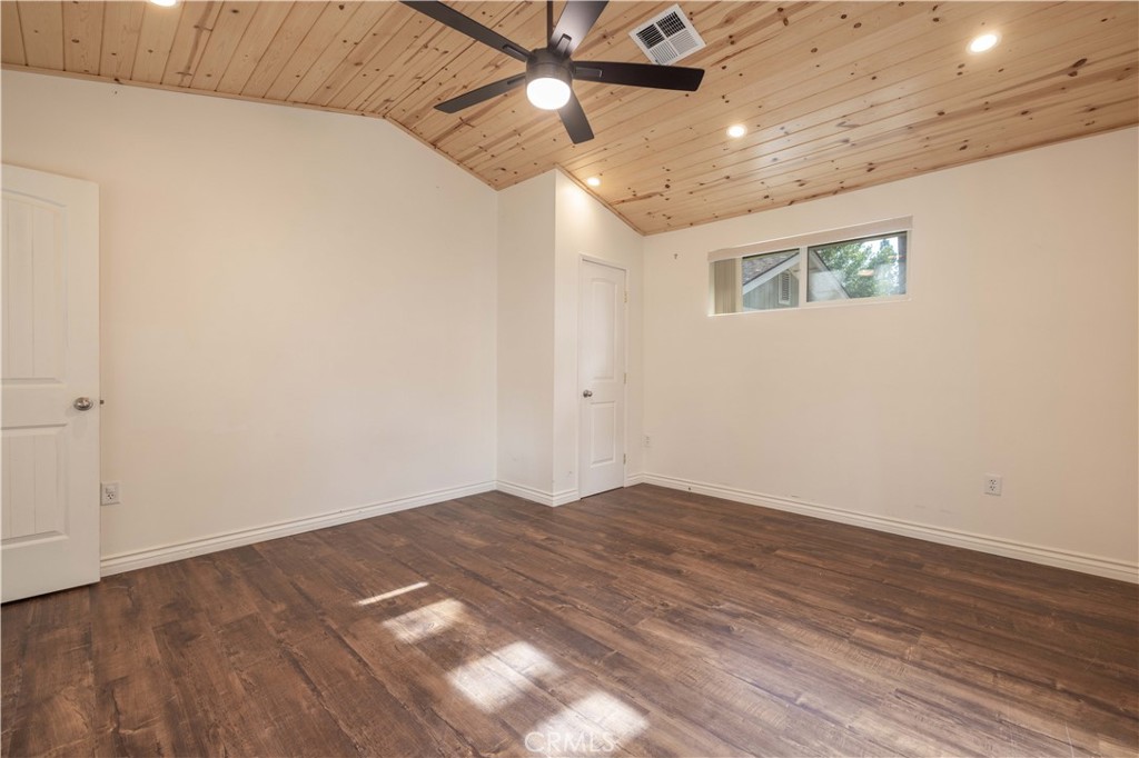 137 E Barker Property Photo 17