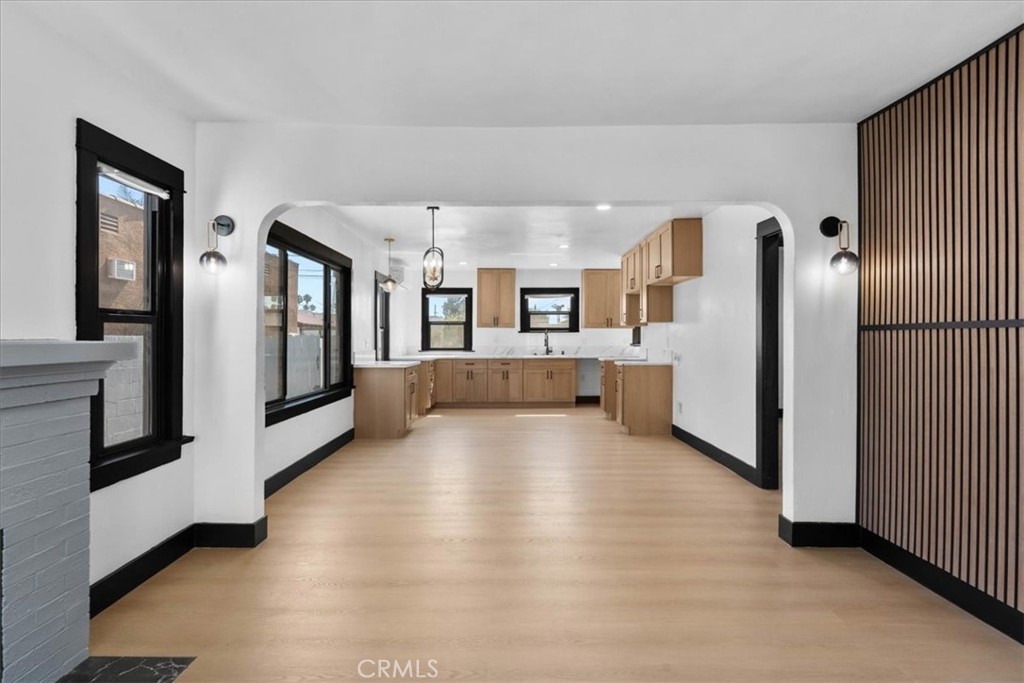 5820 S Van Ness Property Photo 10
