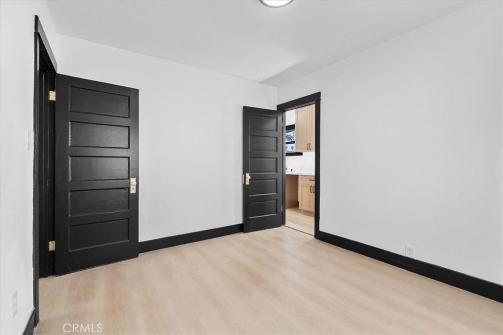 5820 S Van Ness Property Photo 18