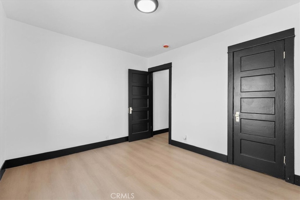 5820 S Van Ness Property Photo 23
