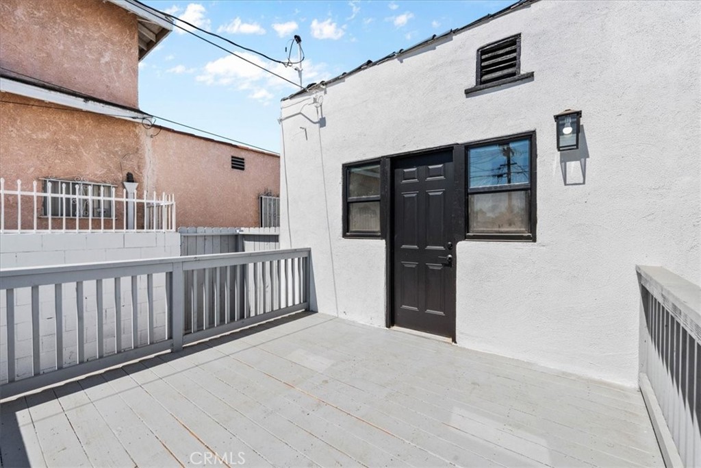 5820 S Van Ness Property Photo 25