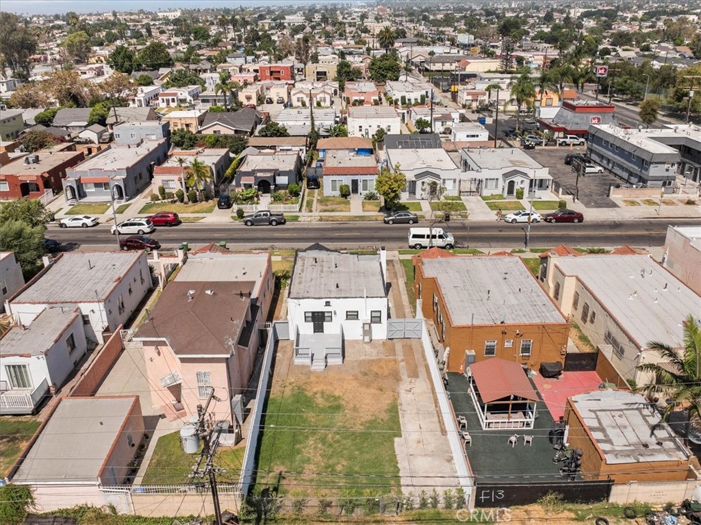 5820 S Van Ness Property Photo 32