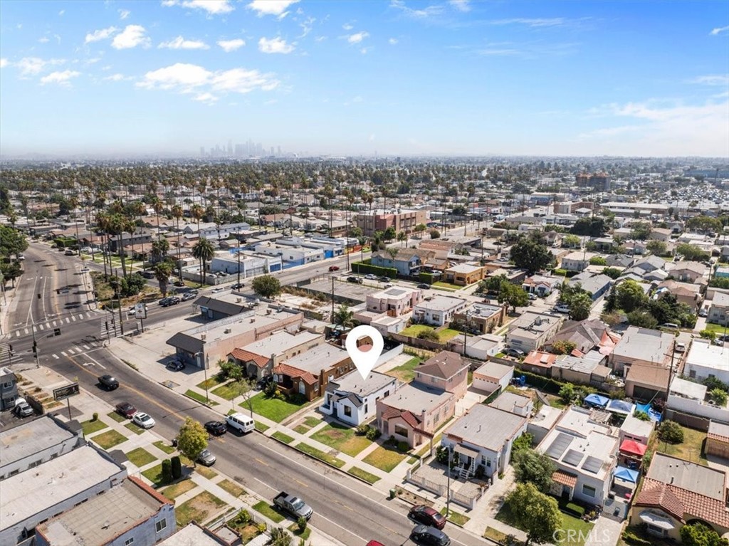 5820 S Van Ness Property Photo 33