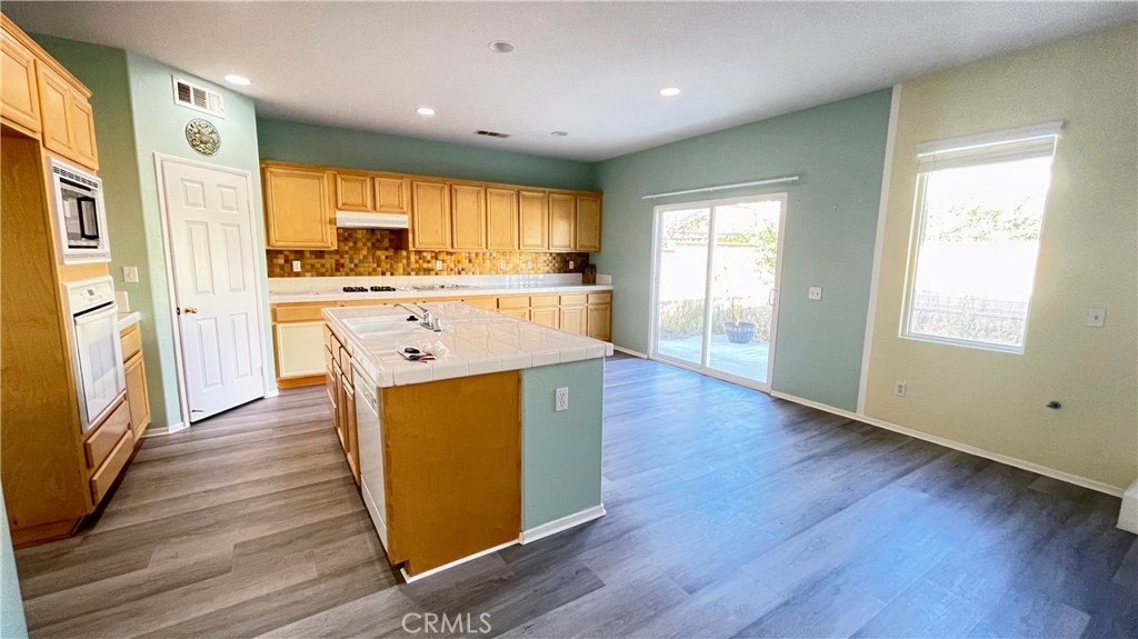 6521 Thistledown Street Property Photo 9