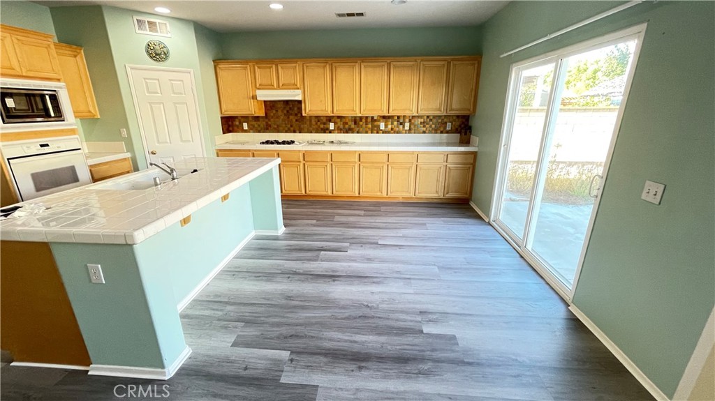 6521 Thistledown Street Property Photo 10