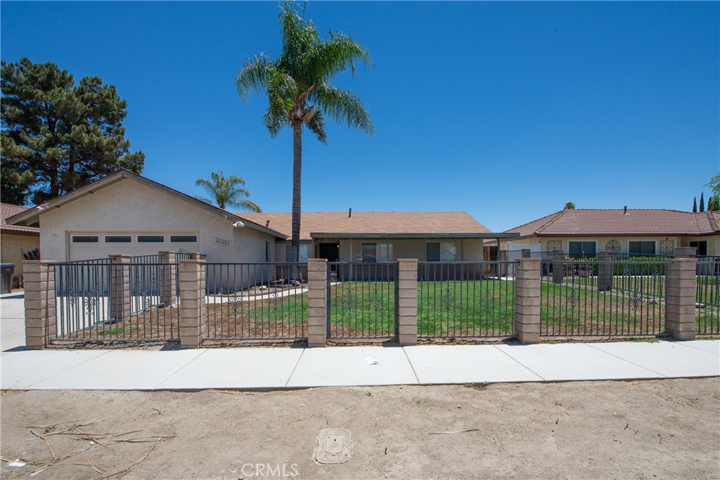 26158 Hemet St Property Photo 1