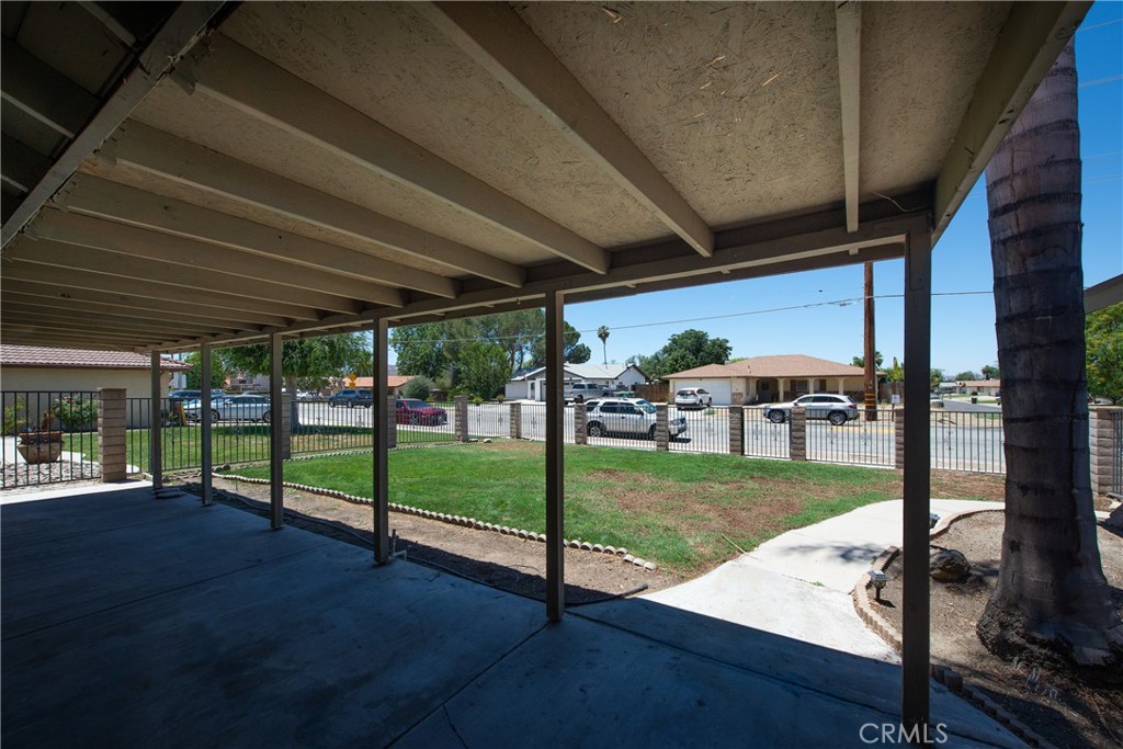 26158 Hemet St Property Photo 3