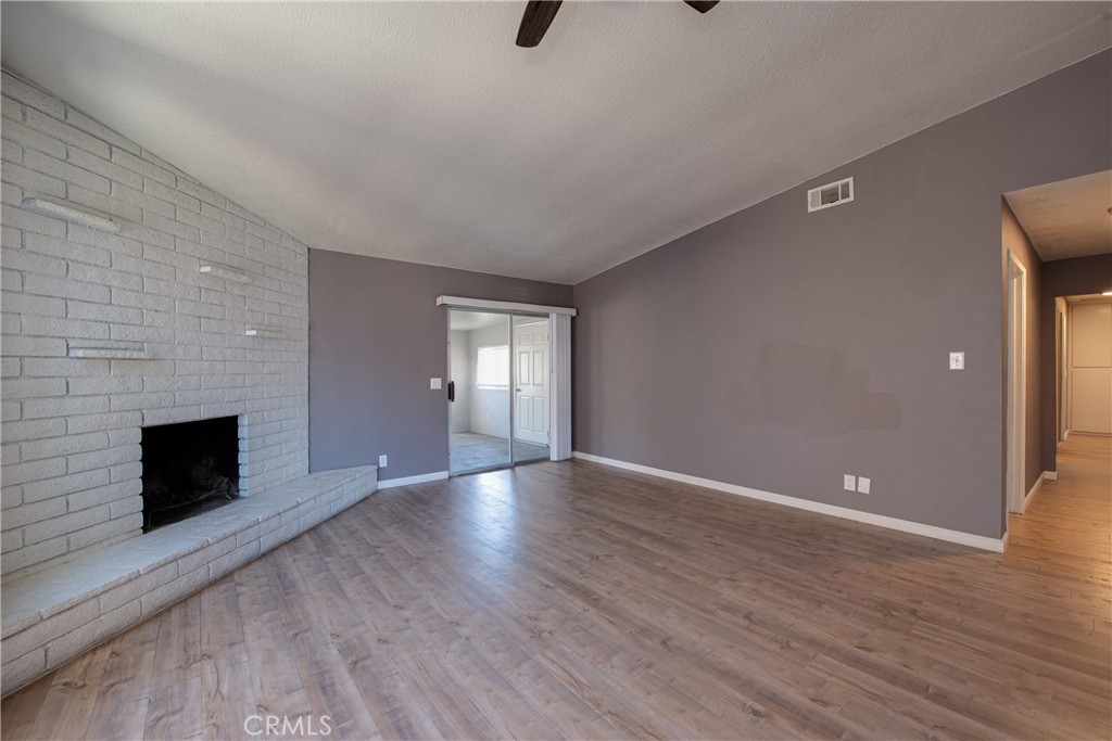 26158 Hemet St Property Photo 5