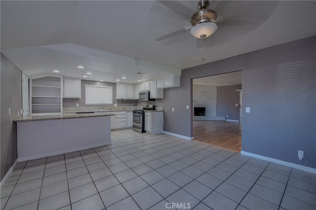 26158 Hemet St Property Photo 10