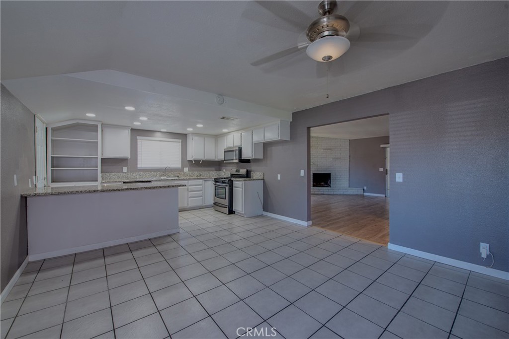 26158 Hemet St Property Photo 10