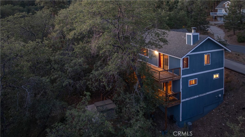 1414 Klamath Property Photo 3