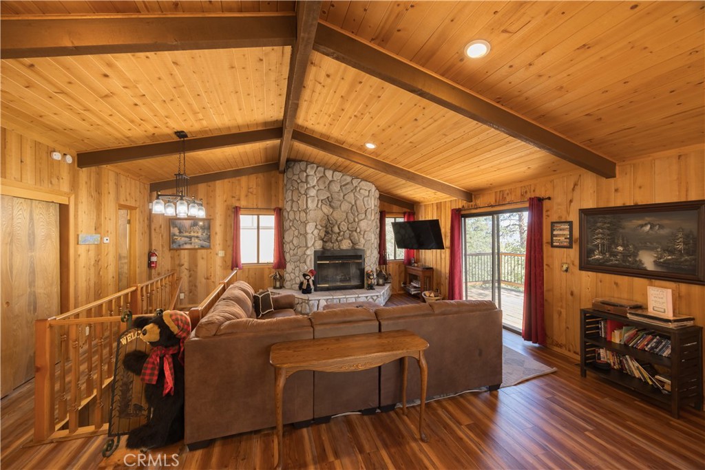 1414 Klamath Property Photo 7