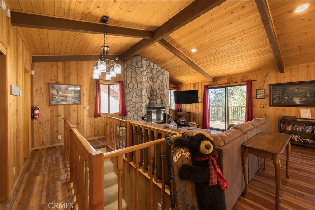 1414 Klamath Property Photo 10