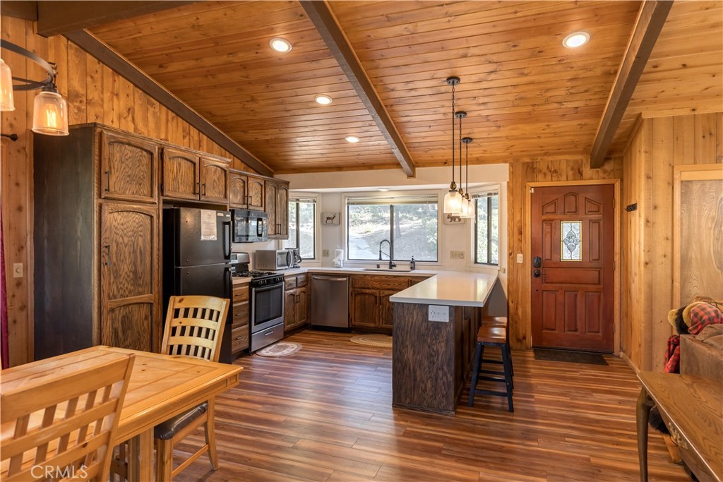 1414 Klamath Property Photo 11