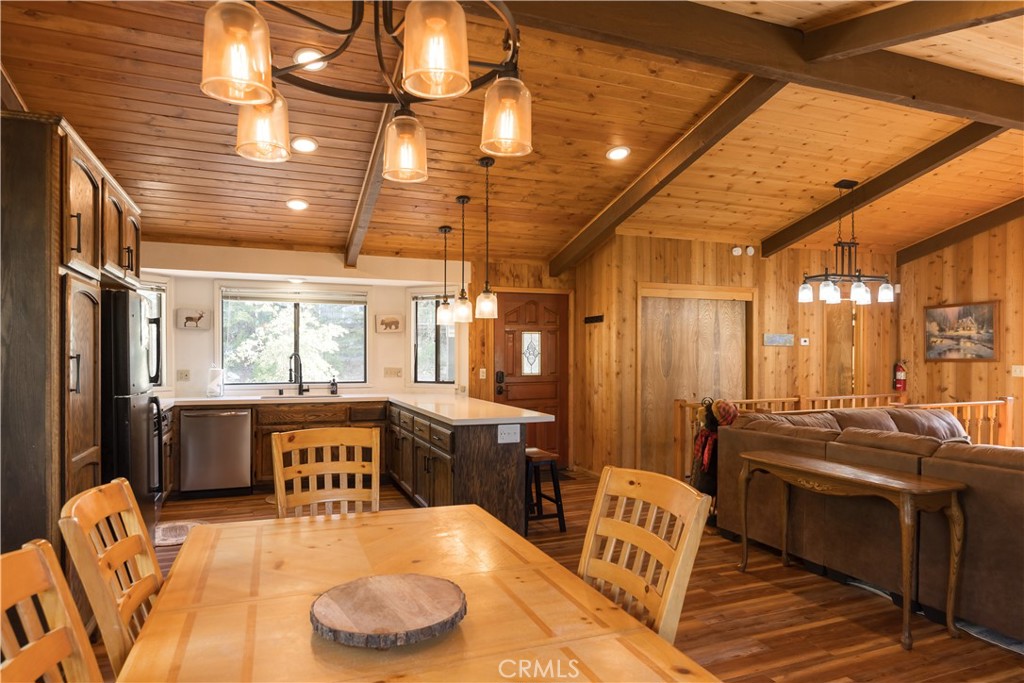 1414 Klamath Property Photo 18