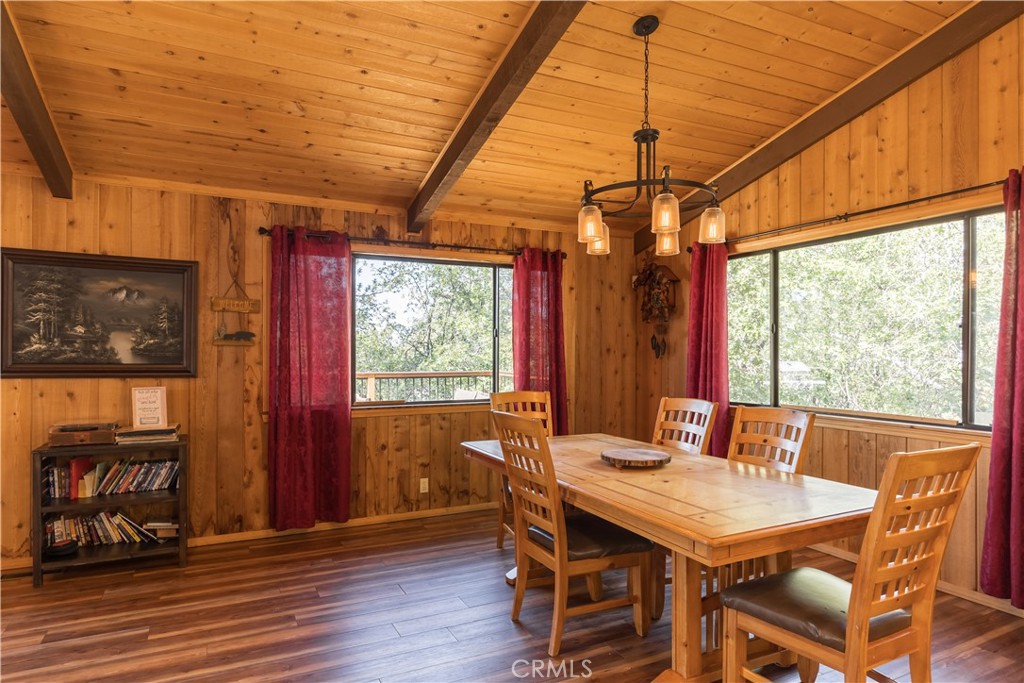 1414 Klamath Property Photo 19