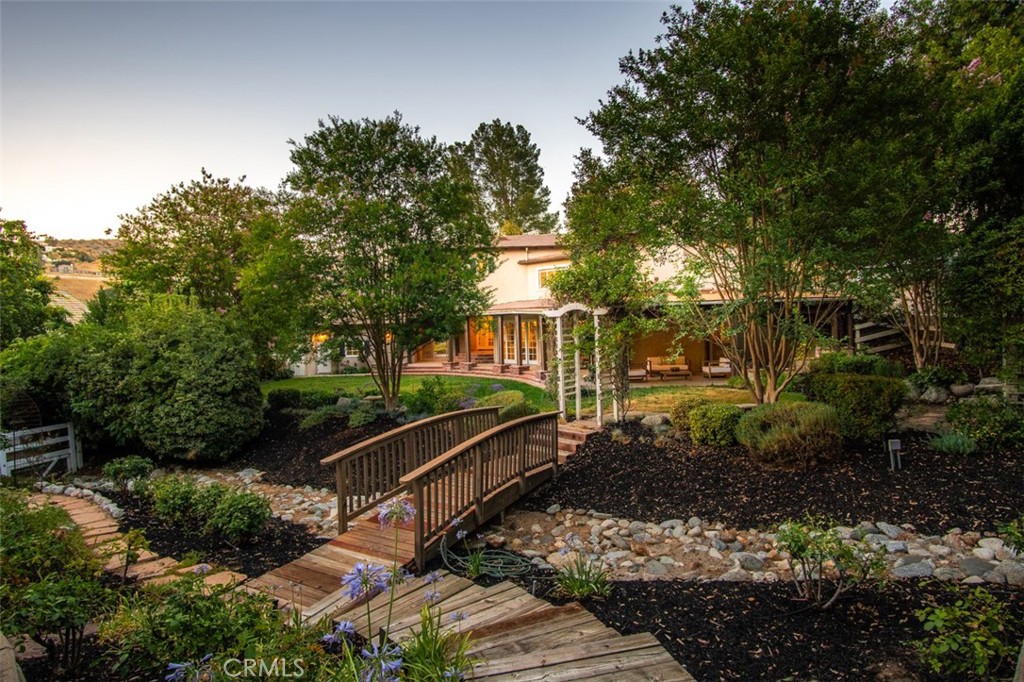 19 Round Up Road Property Photo 46
