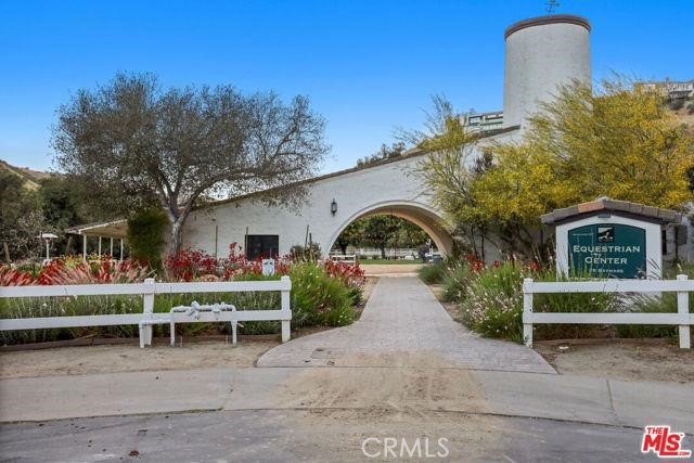 19 Round Up Road Property Photo 52