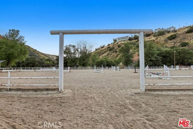 19 Round Up Road Property Photo 58
