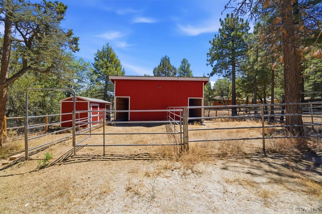 355 Dixie Lee Property Photo 2