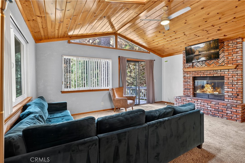 1039 Lausanne Property Photo 8