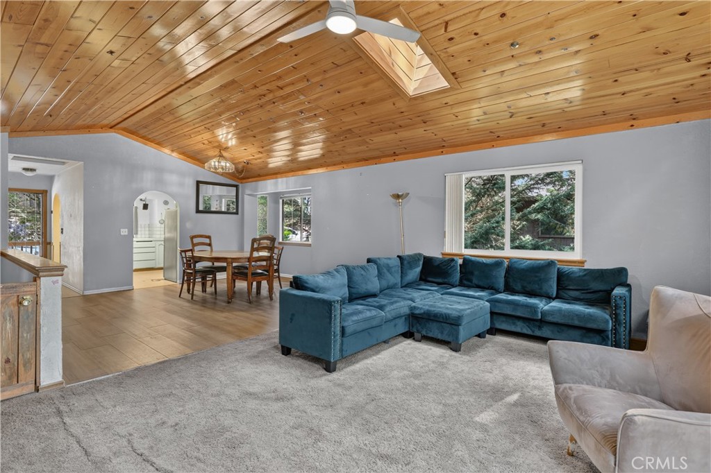 1039 Lausanne Property Photo 9