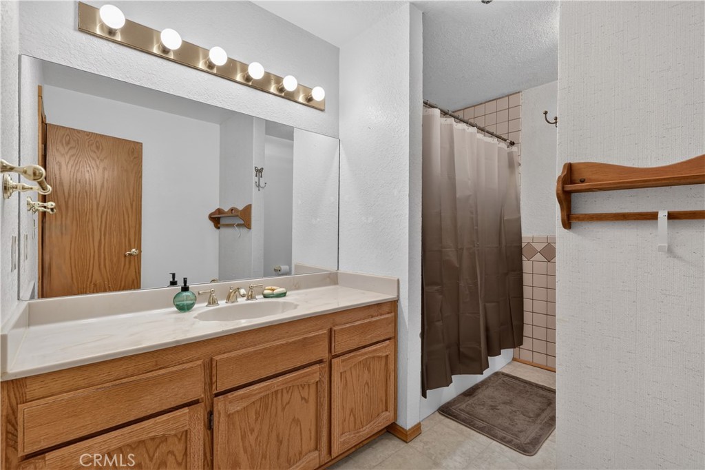 1039 Lausanne Property Photo 16