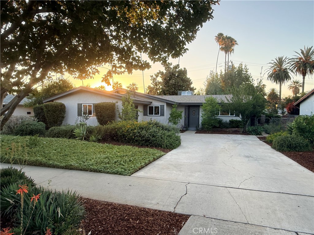 8 Dale Property Photo 1