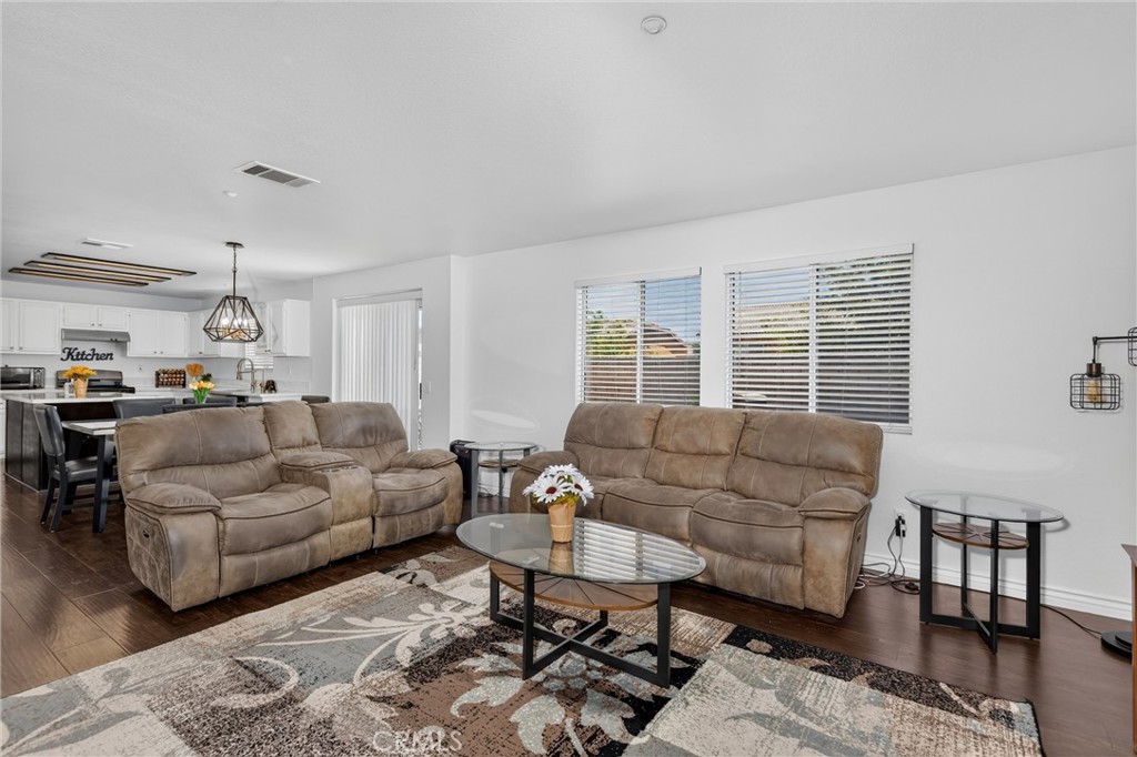 15559 Skylark Avenue Property Photo 6