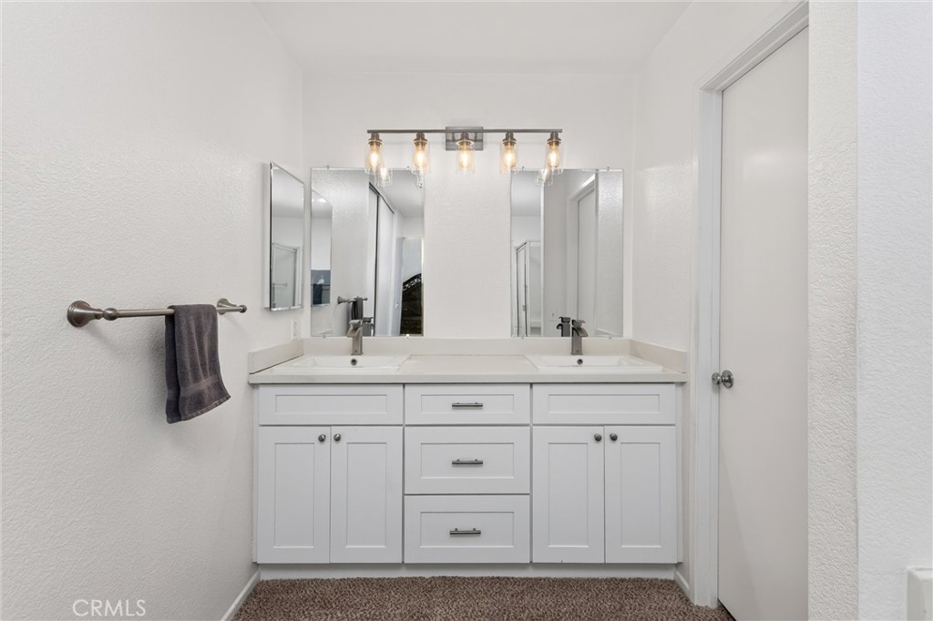 15559 Skylark Avenue Property Photo 25