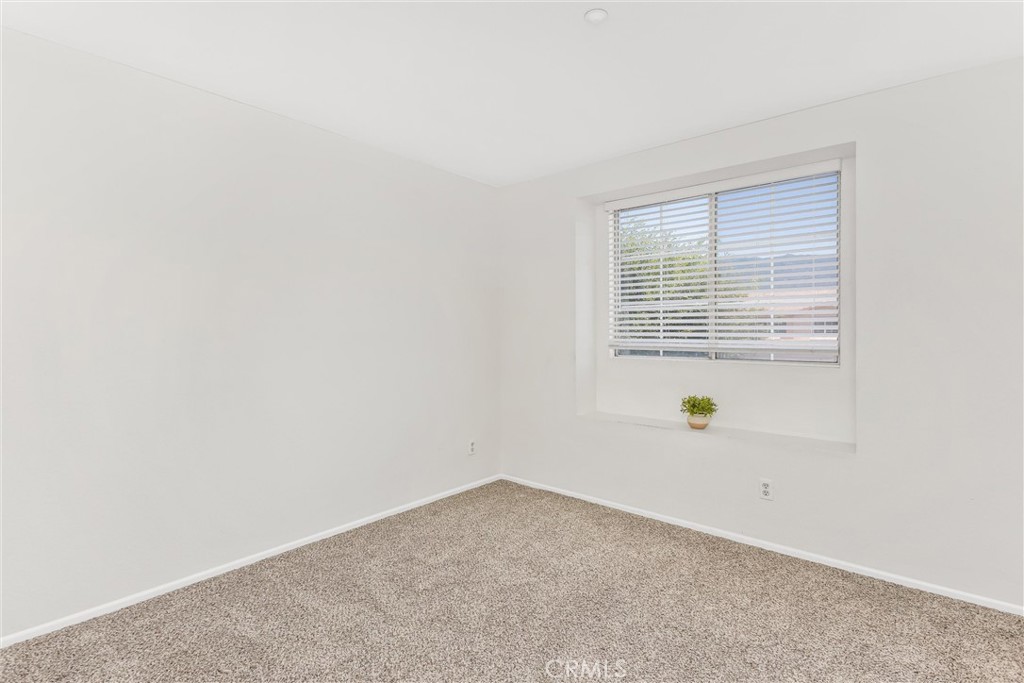 15559 Skylark Avenue Property Photo 27
