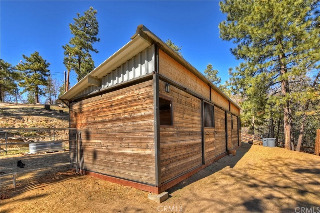 32745 Hilltop Property Photo 32