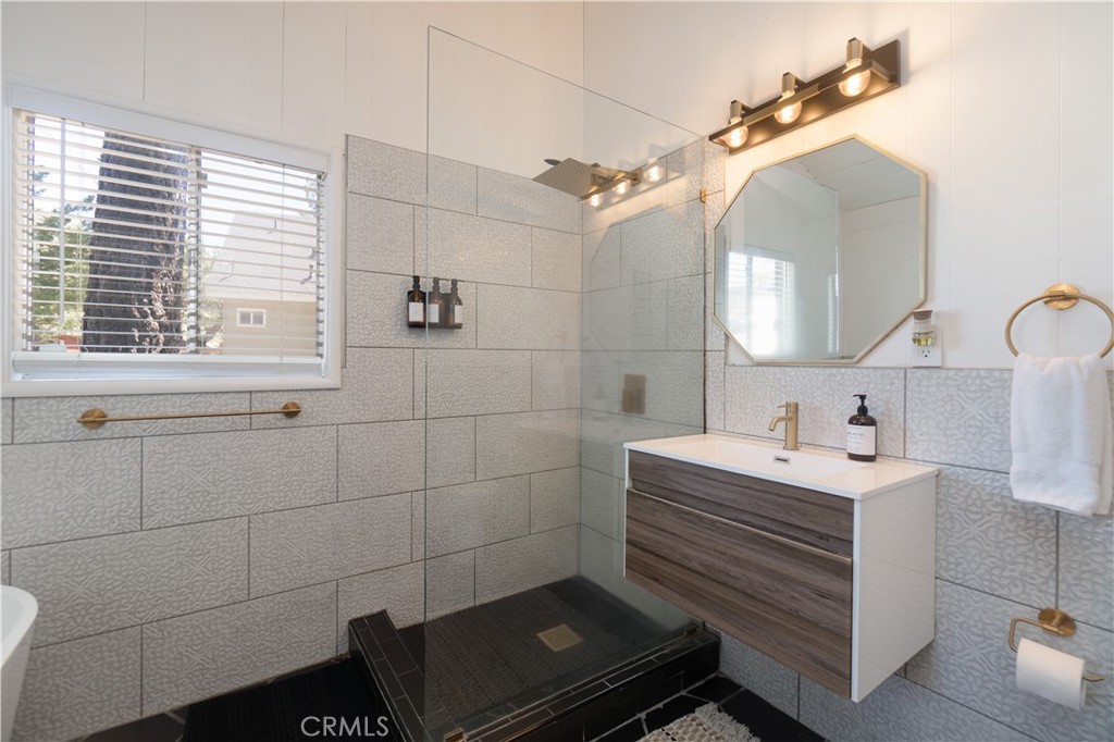 33163 Holcomb Creek Property Photo 16